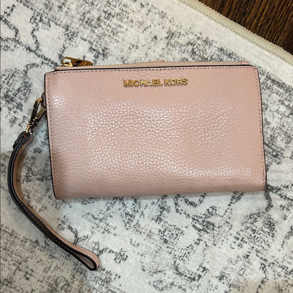 Michael Kors Blush Leather Wristlet